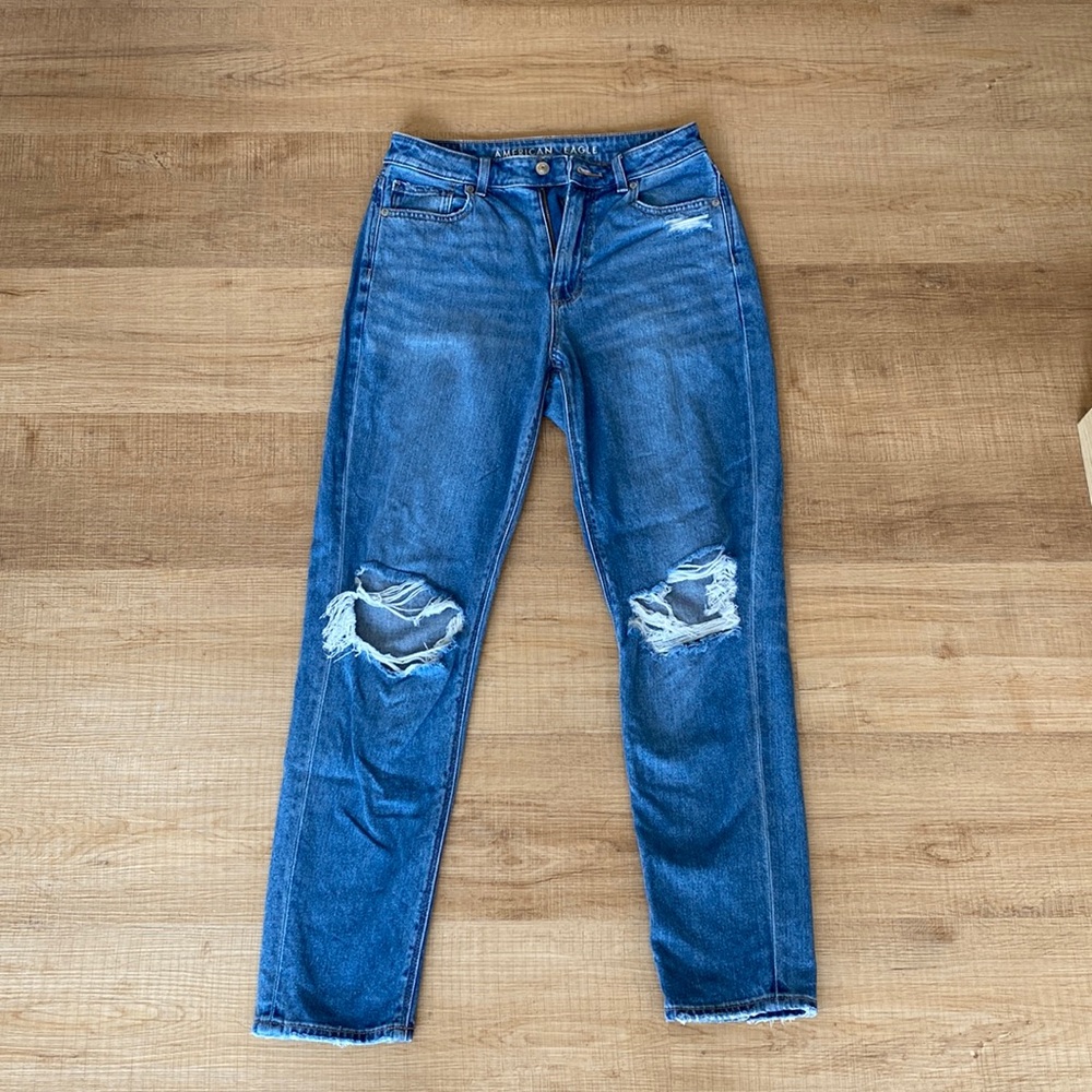American Eagle distressed mom jeans, womens size 4 regular